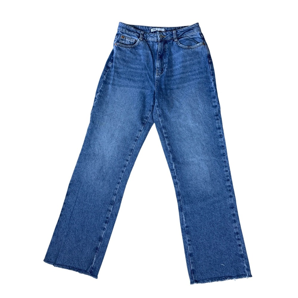 ZARA Straight‎ Leg Jean Med Wash Raw Hem Perfectly Distressed  Size 6